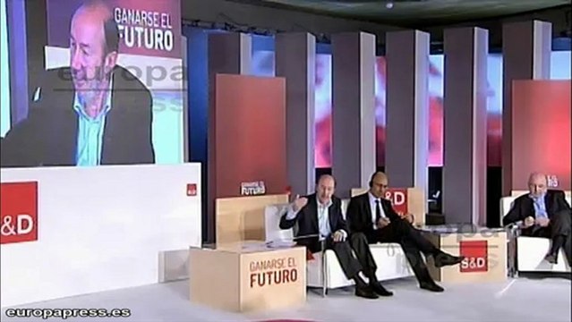 Rubalcaba, indignado respecto a los paraísos fiscales