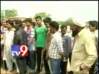 MIM supporters celebrate Akbaruddin Owaisi's release