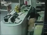 Chine : Enceinte, elle envoie sa fille voler la caisse d'un magasin