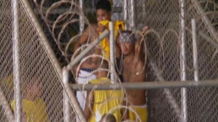 Two of El Salvador's largest gangs reach peace deal