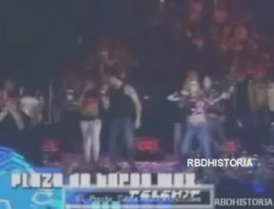 RBD en el Evento 40 Principales cantando Rebelde , Un Poco de Tu Amor y Solo Quedate En Silencio