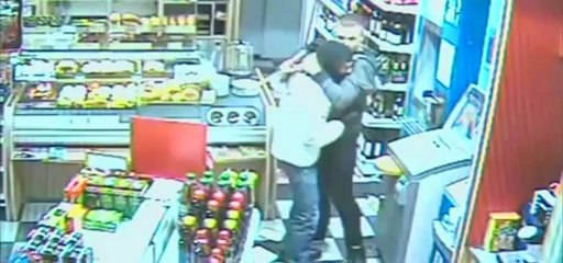 ladro guapo al final termina llorando