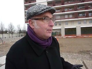 Courbevoie : le paysagiste Georges Vafias commente le chantier du square du carré Saint-Lô.