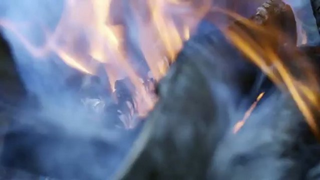 Camping Gear And Lighters Instructional Video (French)