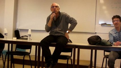 René Frégni devant les lycéens de Vieljeux