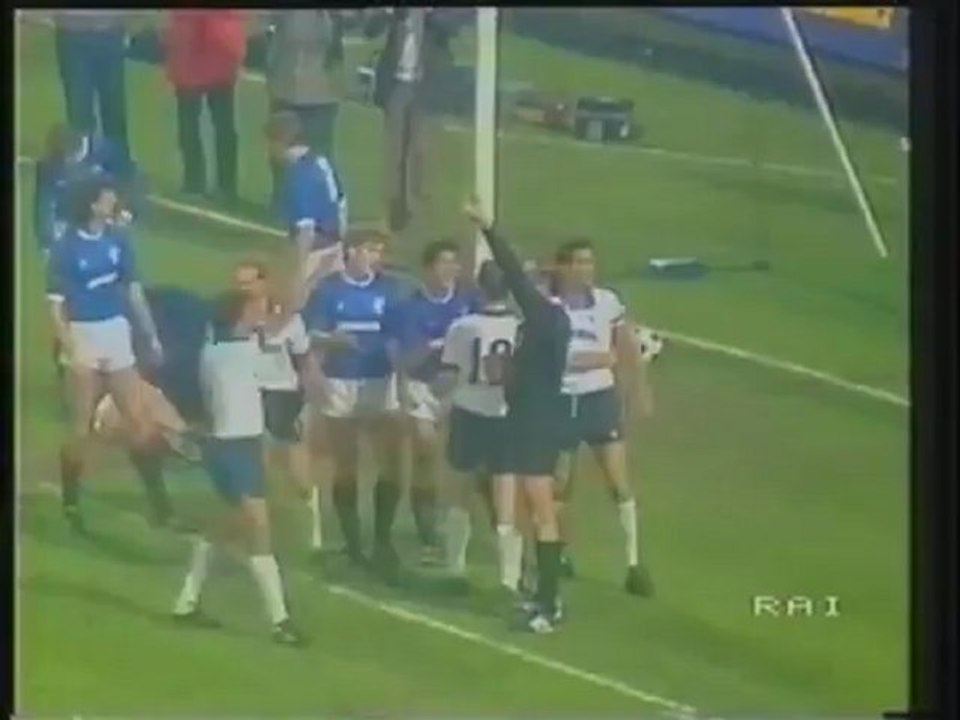 Το ακυρωθέν γκολ του Ρουμενίγκε (Ίντερ-Ρέιντζερς)