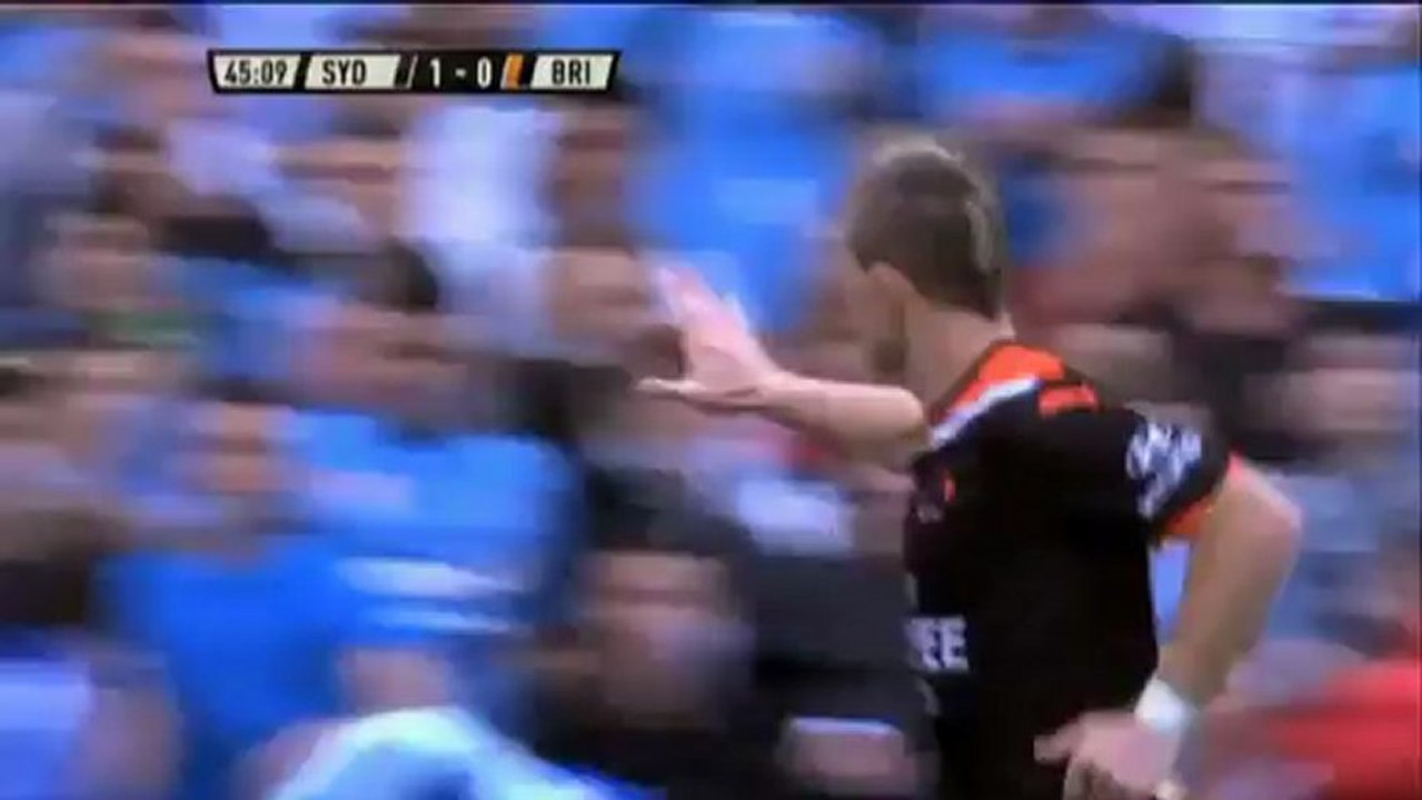 A-league: super-solo! del piero umkurvt brisbane und broich