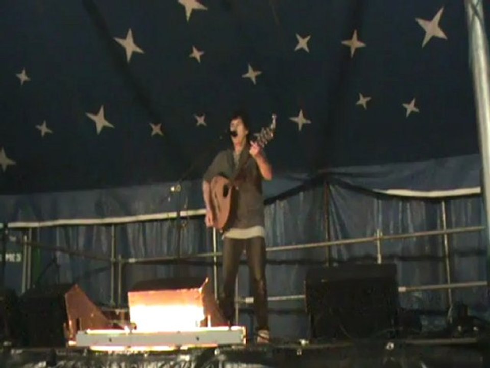 La Blanche Hermine (Gilles Servat) dans le Finistère à Bodmeur.