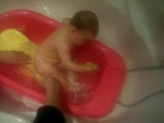 Lana dans son bain