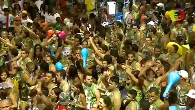 Claudia Leitte canta com Mariana Rios Carnaval 2013