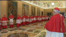 Vatican : à bout de forces, Benoît XVI met un terme à...