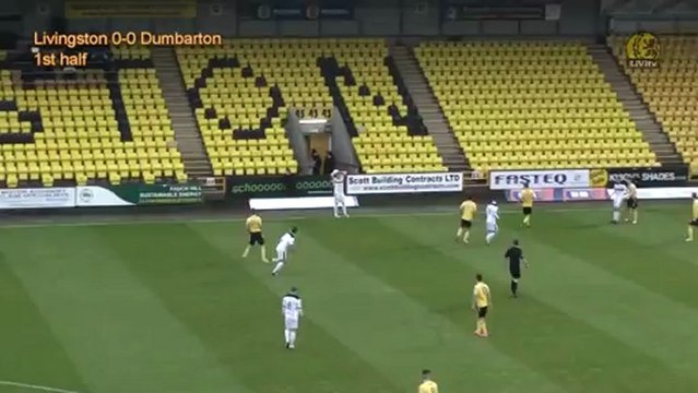 Un spectaculaire amorti de la poitrine suivi d'un retourné !