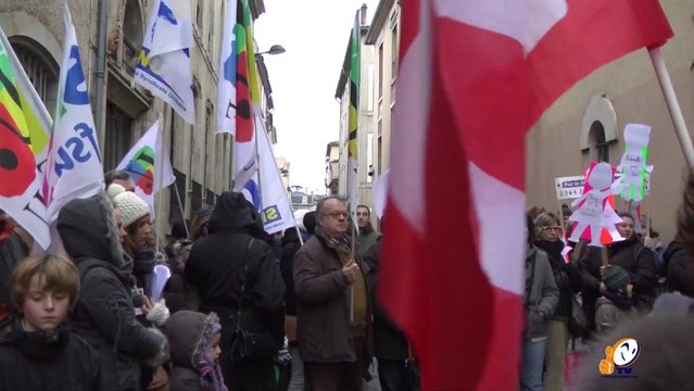 Les instituteurs dans la rue ce mardi à Carcassonne pour protester contre la réforme des rythmes scolaires.