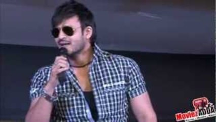 Somaiya College Students Teases Vivek Oberoi On Aishwarya Rai's Affair !