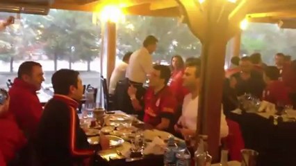 Galatasaraylı Taraftarlardan Drogba Marşı