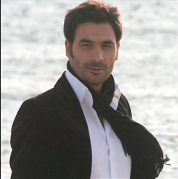 UGUR ISILAK -Geldi Gecti Omrum Benim