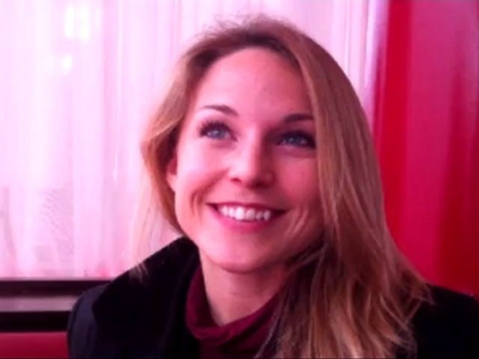 Aurélie Vaneck et la présentation officielle de "Coulisses indiscrètes"