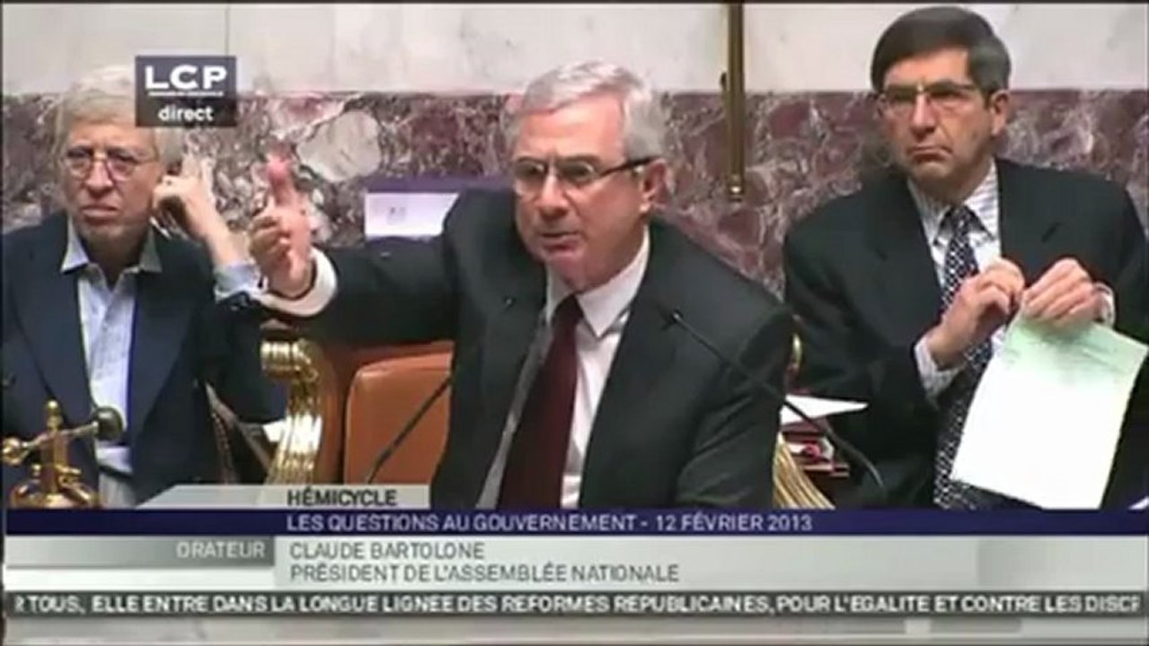 Bartolone s'emporte et traite des centristes d'"abrutis"
