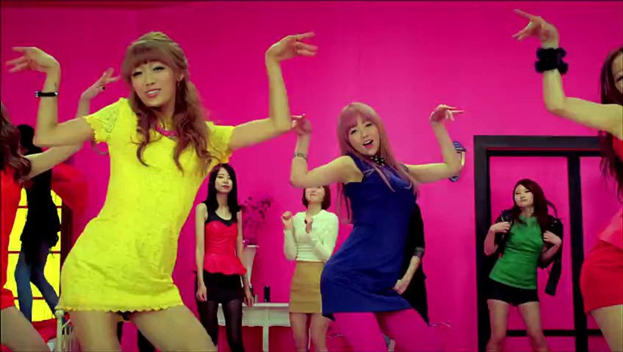 Two X(투엑스) – Ring Ma Bell(링마벨) M/V