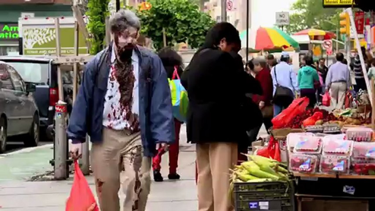 Zombi kılığına girip insanların aklını almak!    :)