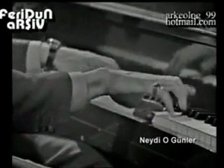 SENİ UZAKTAN SEVMEK AŞKLARIN EN GÜZELİ...