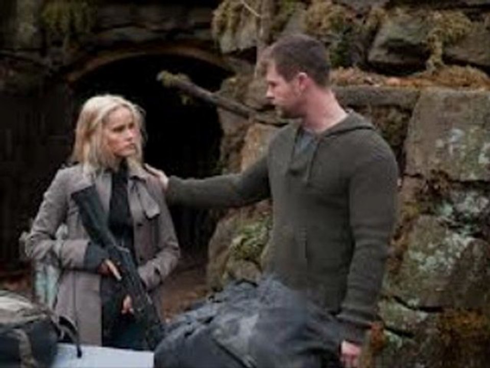 Red Dawn (2012) watch online  www.hdmoviespool.com
