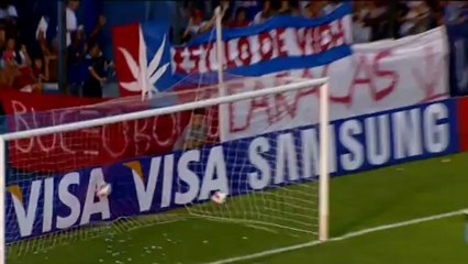 Gran gol di "El Kitu", la gioia e il bacio alla mamma