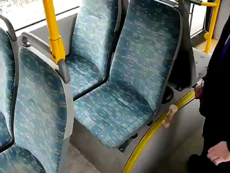 Algo que não imaginas num banco de um autocarro