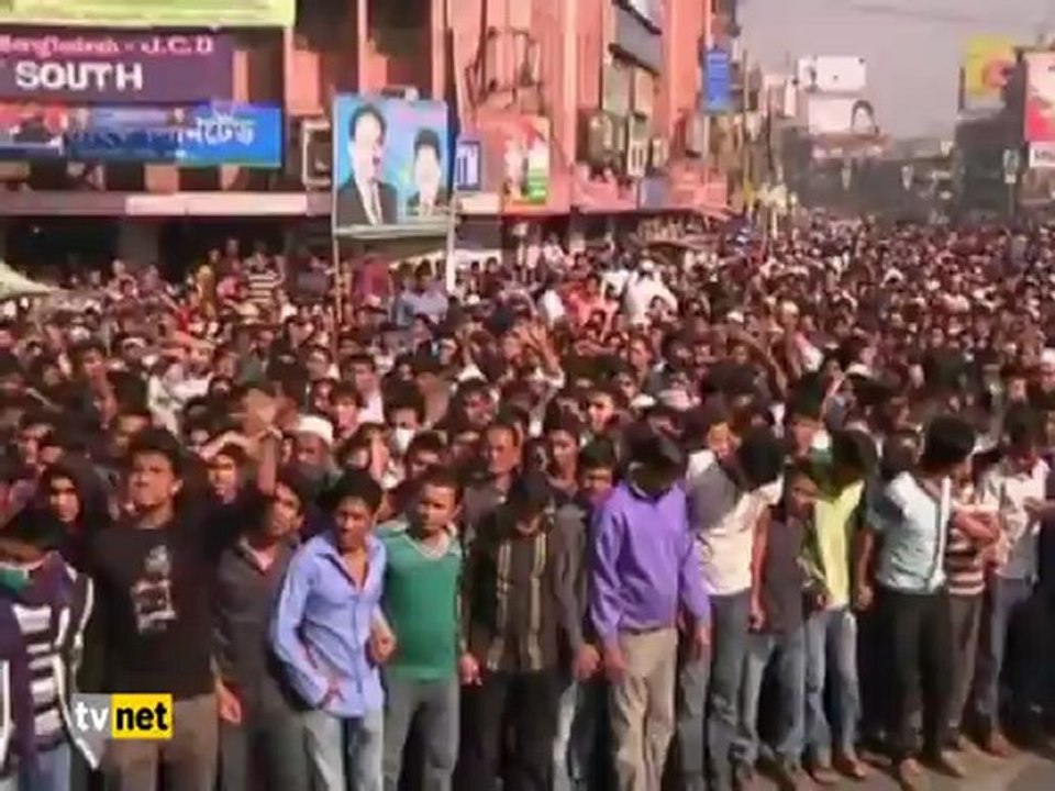 BANGLADEŞ'DE GÖSTERİLER