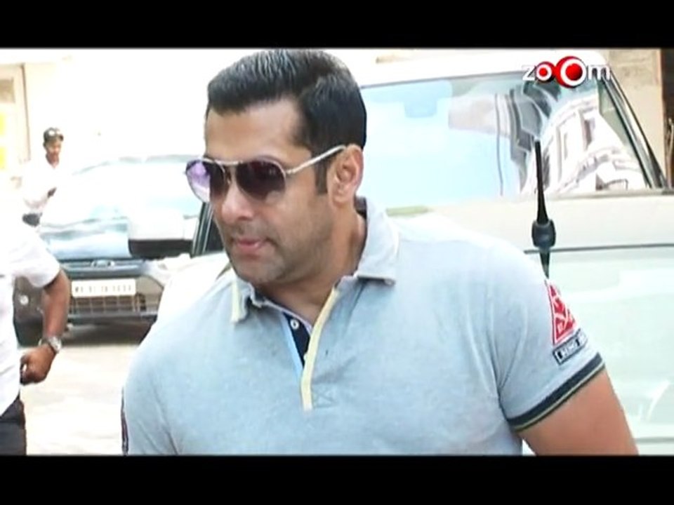 Salman to host an award show for the first time, Big B to produce & act in a tv show & more news