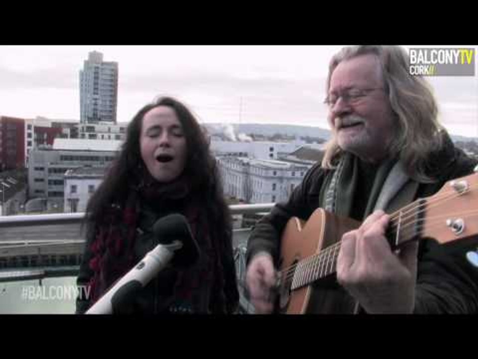 DECLAN SINNOTT & VICKIE KEATING - SUN SHINE IN (BalconyTV)