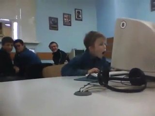 Enfant découvre le côté noir d'Internet