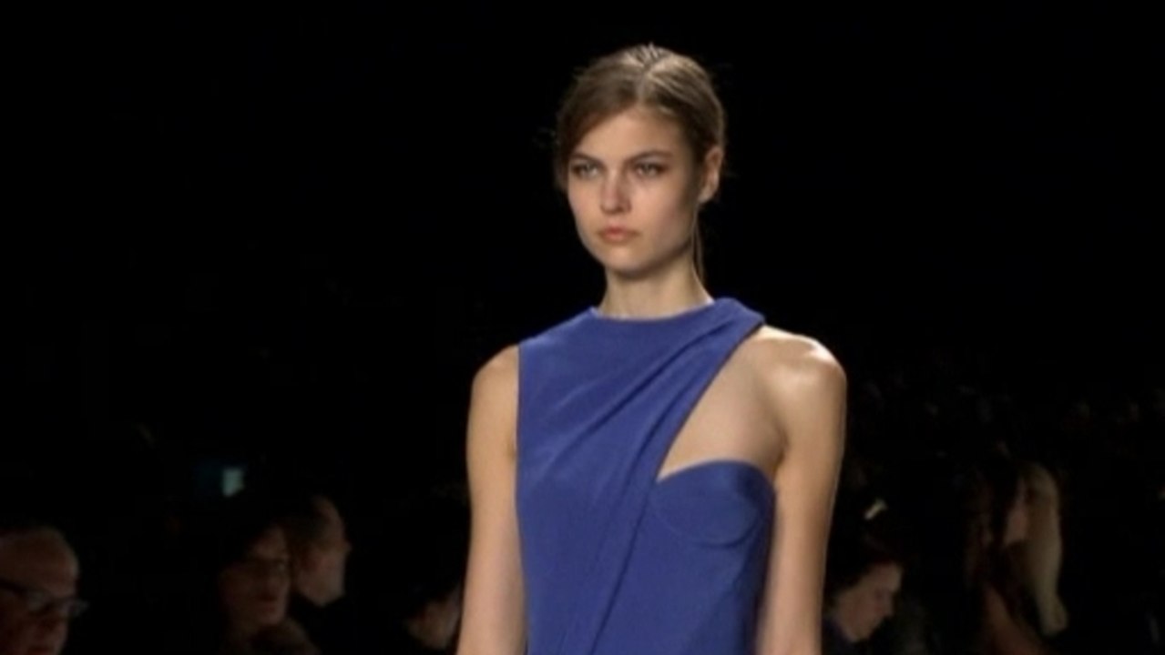J. Mendel zips into luxurious fall