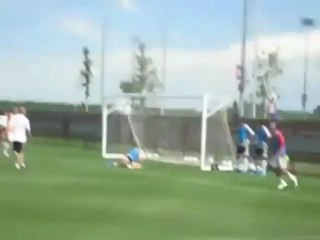 Zidane umilia giovane portiere