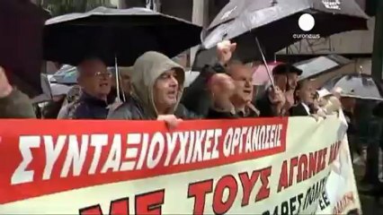 Pensionati greci in piazza contro i nuovi tagli