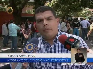 Estudiantes se encadenan frente a la Embajada de Cuba en Caracas