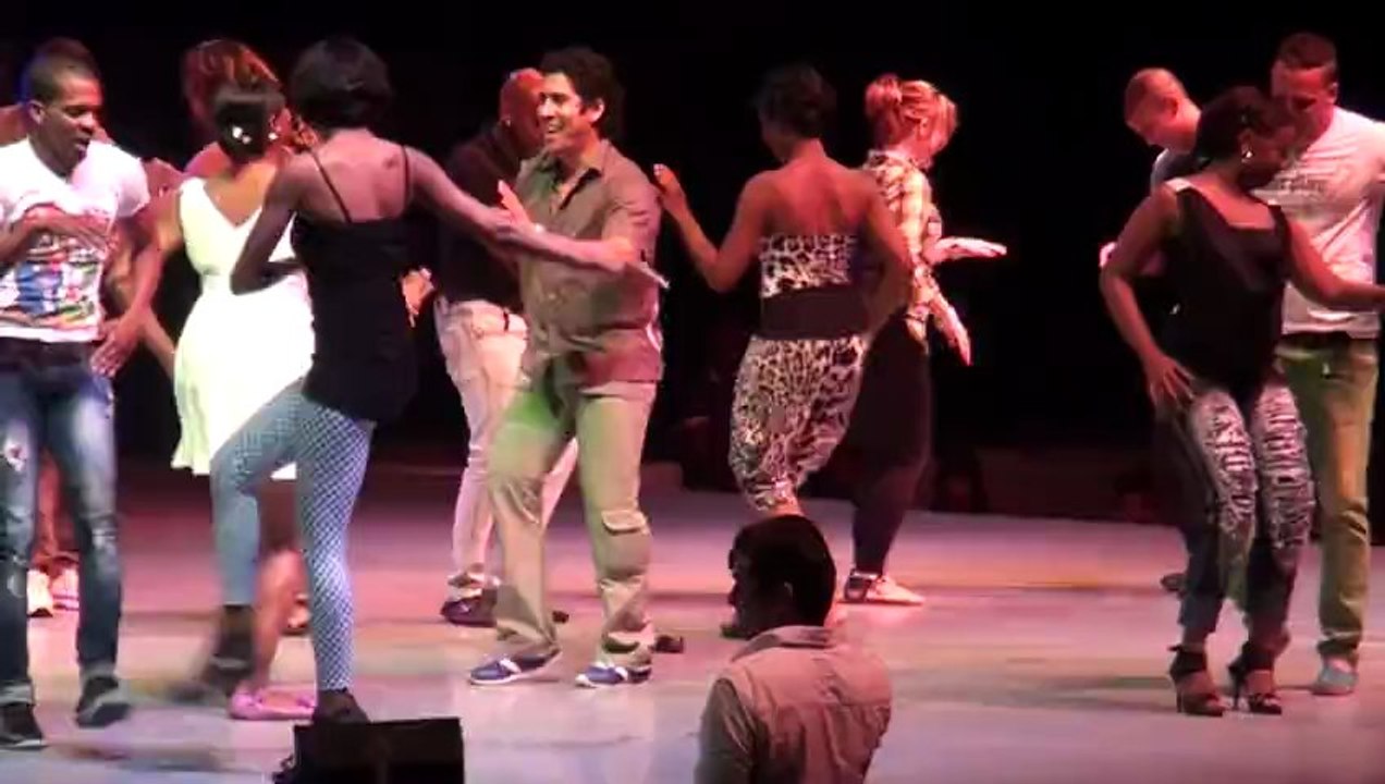 WWW.DANSACUBA.COM  Soirée salseros au Tropicana Stages SALSA à CUBA EN DECEMBRE 2012 NOUVEL AN
