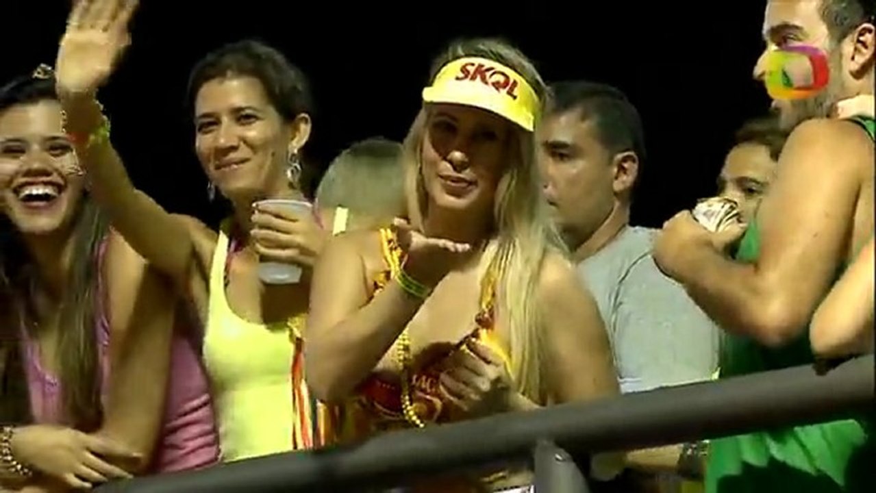 Me Dá Um Beijo por Asa de Águia Carnaval 2013