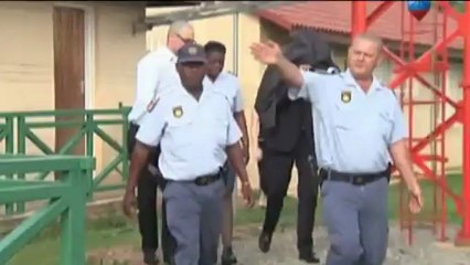 Faits Divers - Pistorius inculpé pour meurtre