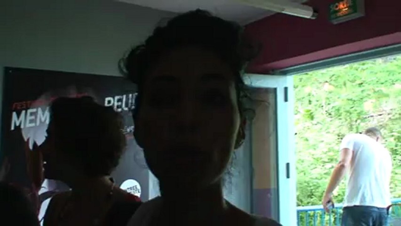 15 FEV AMBIANCE DES INVITES DU FESTIVAL MEME PAS PEUR APRES LA PROJECTION AUX COLLEGIENS DE ST PHILIPPE