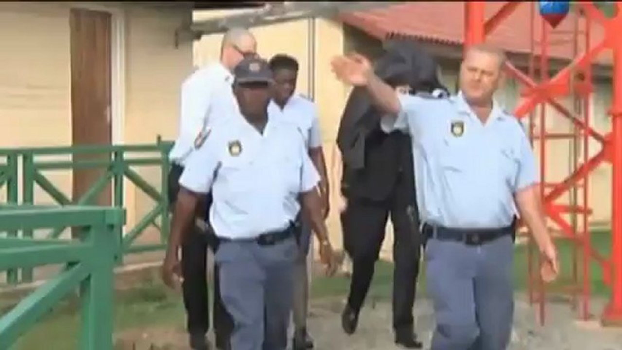 Oscar Pistorius wegen Mordes angeklagt