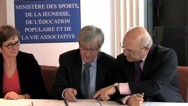 Signature des conventions Emplois d'avenir