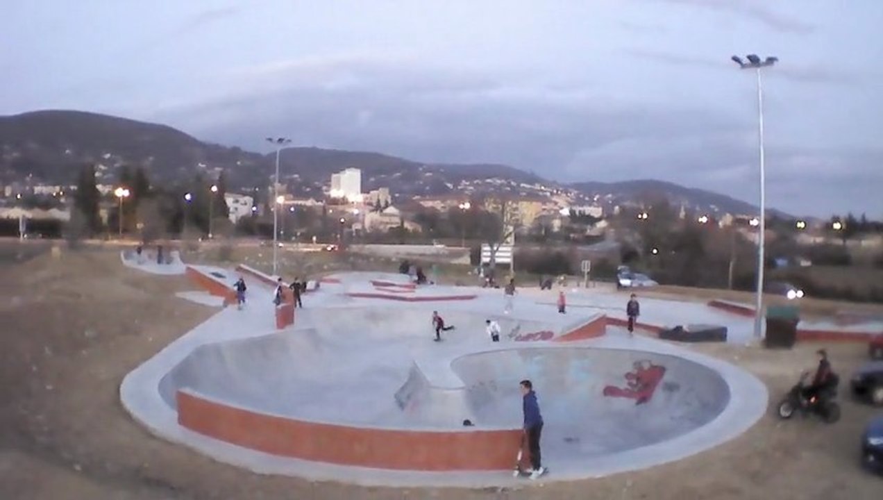 AR Drone 2.0 PARROT Draguignan Skatepark1 er Vol