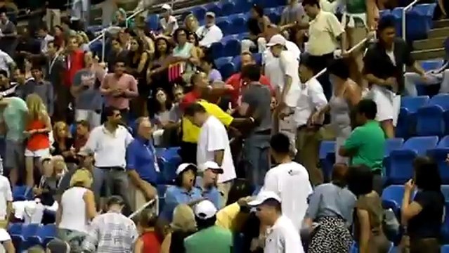 Baston dans les gradins de l'US Open de Tennis