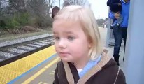 dijete kad vidi prvi put voz