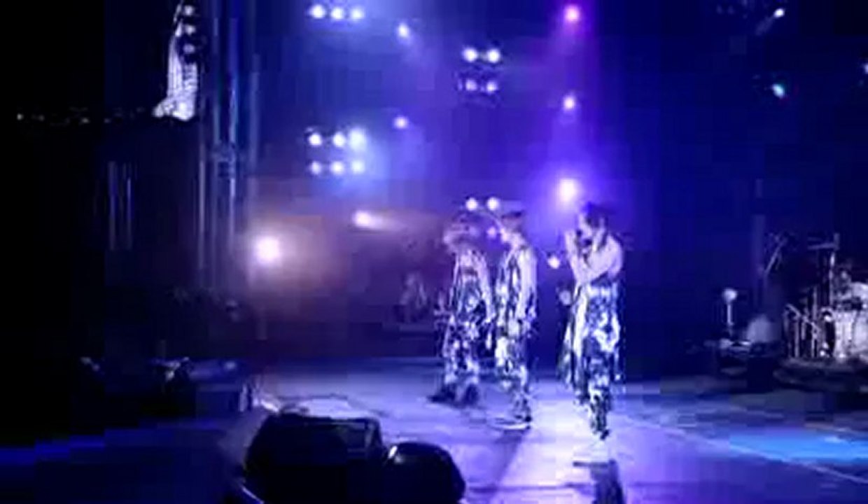 JYJ  - W (live a-nation)