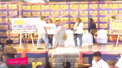 Huma Qureshi in TIGHT pants