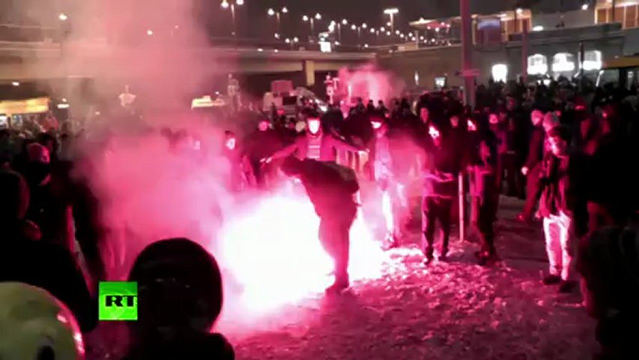 Video: Neo-Nazis, anti-fascists & police clash in Dresden