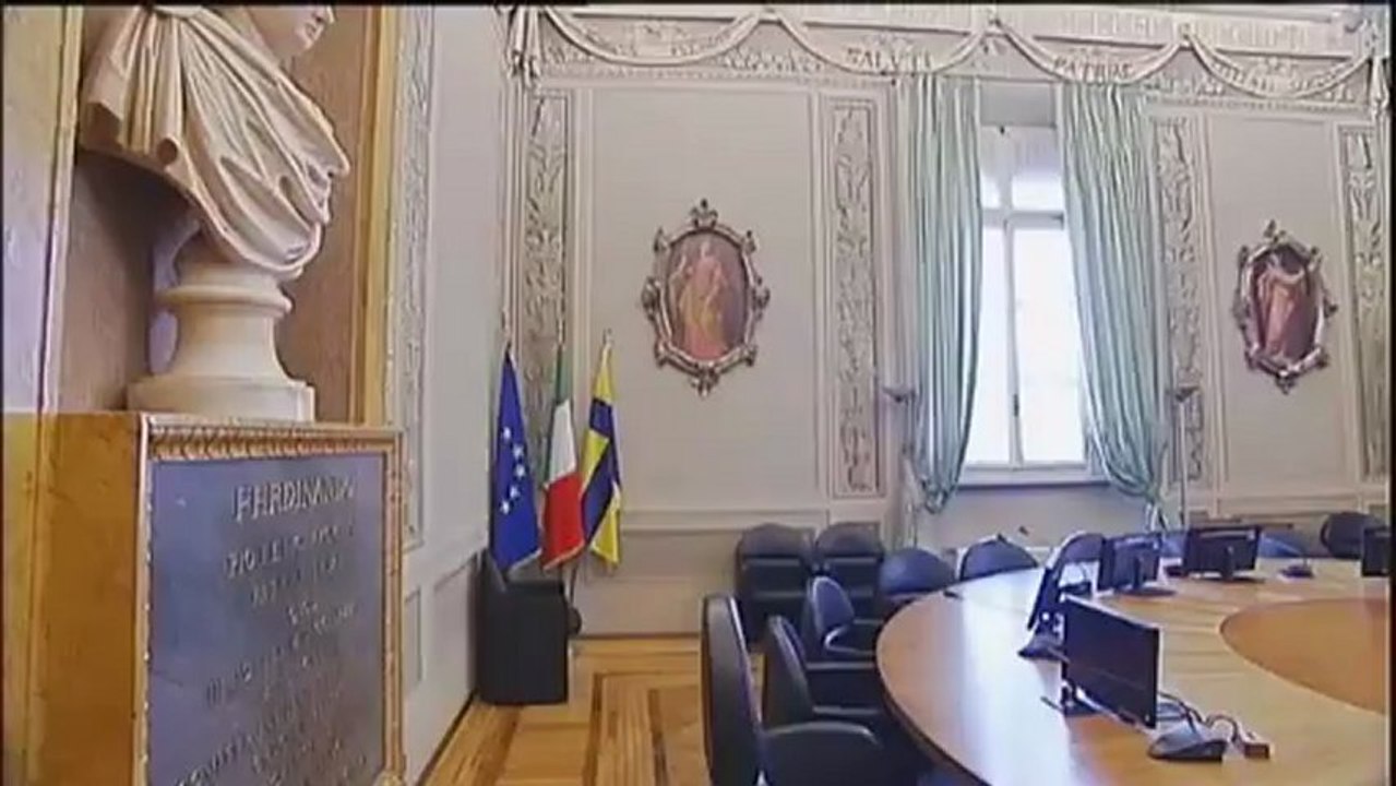 Italie : "Les politiques sont tous pourris", pour Beppe Grillo