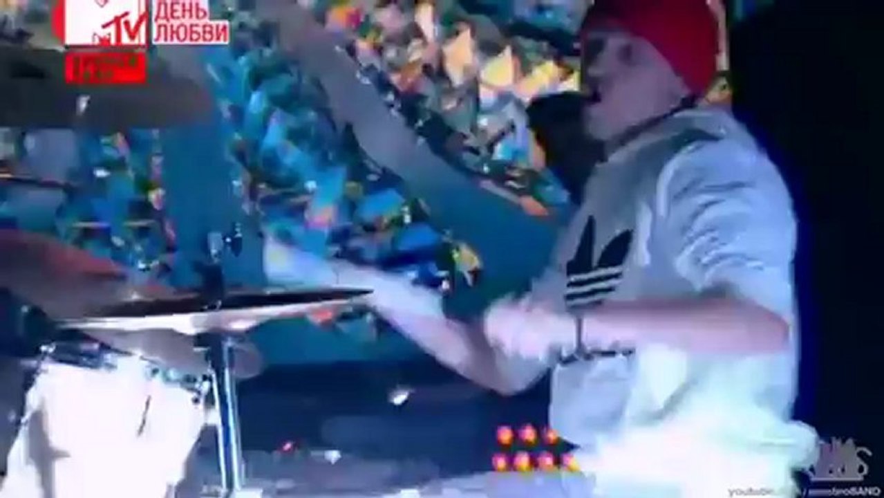 SEREBRO - Давай Держаться За Руки [Big Love Show 2012]